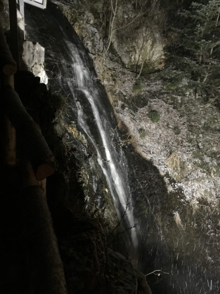 八丁湯の滝