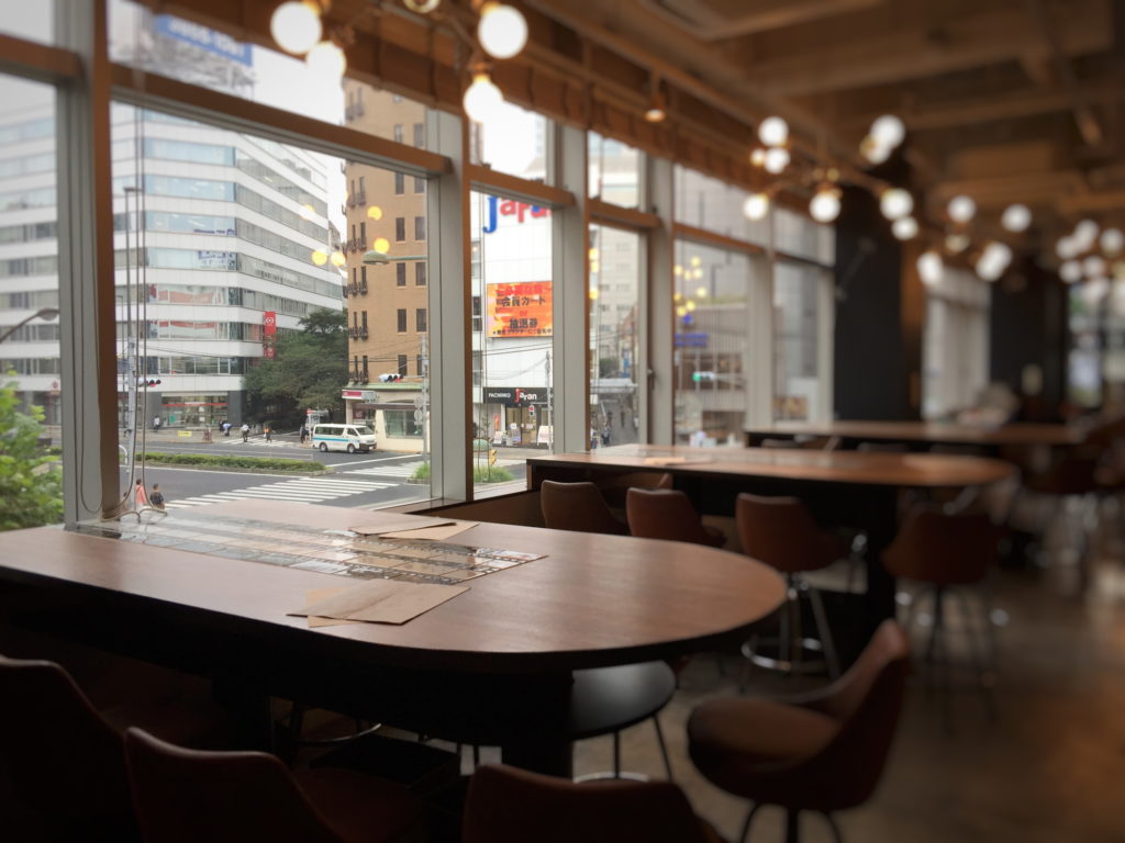 五反田WIRED CAFEの高いテーブル席