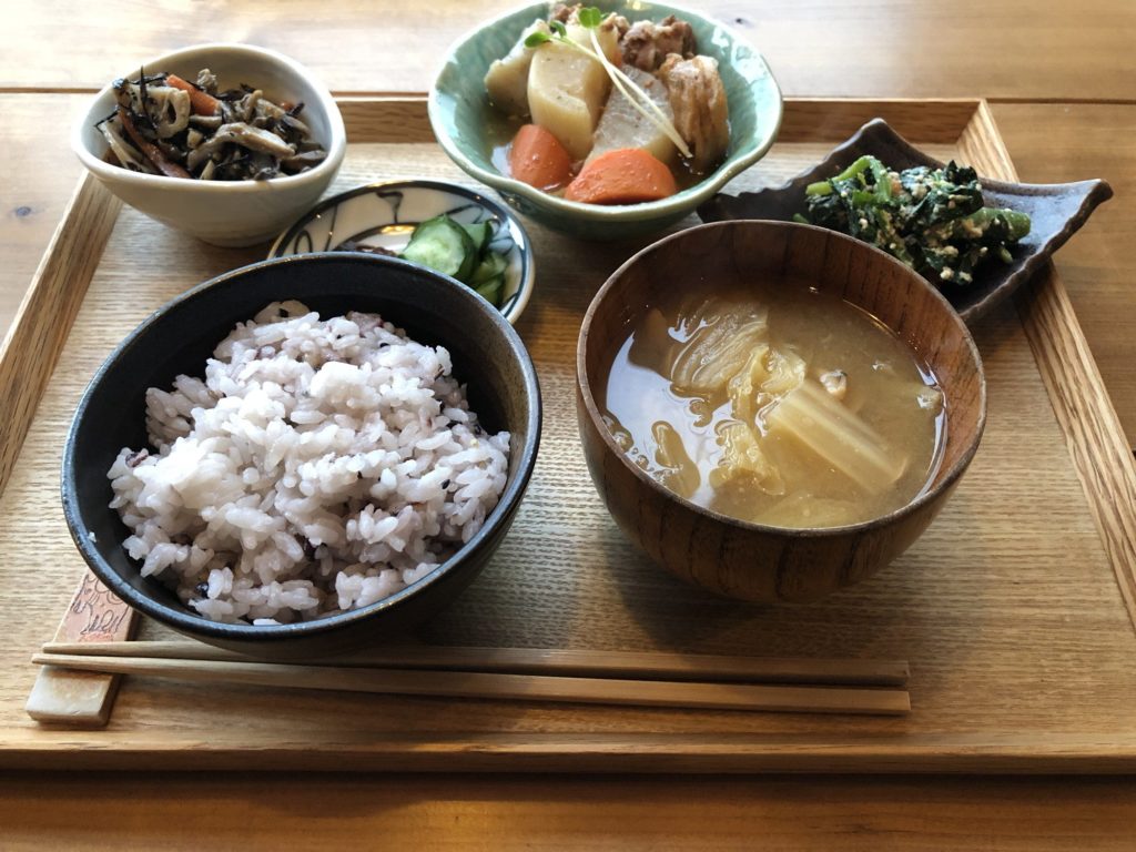 fuzkue（フヅクエ）の野菜中心定食