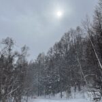 乗鞍の雪景色と薄日